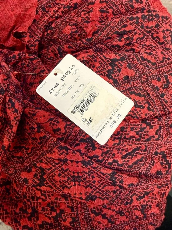 NWT Free People Double Dutch Flowy Halter Tank XS Oversized Handkerchief Hem - Picture 4 of 13